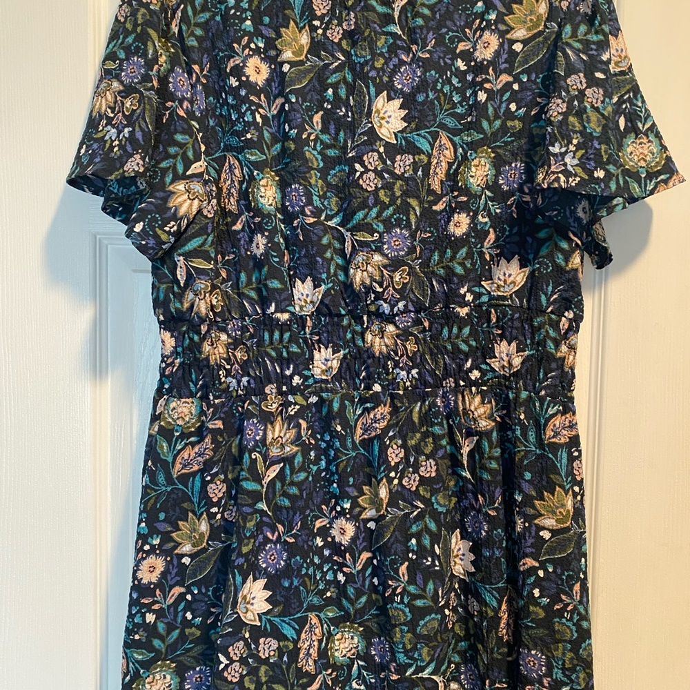 Floral V-Neck Dress - Picture 7 of 9